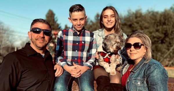 Une fille est accro aux médias sociaux, les parents attaquent Meta en justice