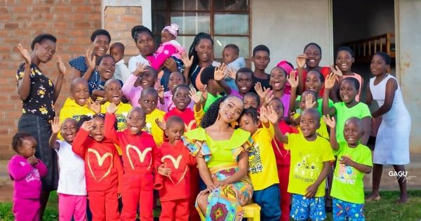 J'ai 23 ans et je suis mère de 34 enfants : l'histoire de Tusaiwe