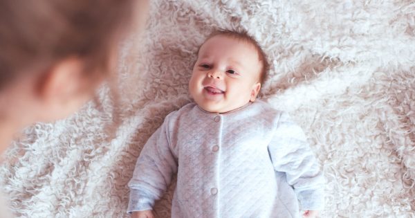 L'expérience du "visage immobile" pour étudier le pouvoir du lien mère-enfant