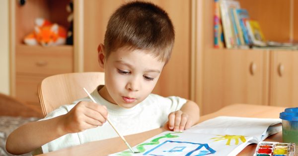 Saviez-vous que la peinture favorise le développement des enfants ? Saviez-vous que la peinture favorise le développement des enfants ?