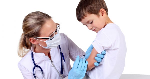Anti-vaccins aux mineurs : que se passe-t-il si les parents ne sont pas d'accord ?