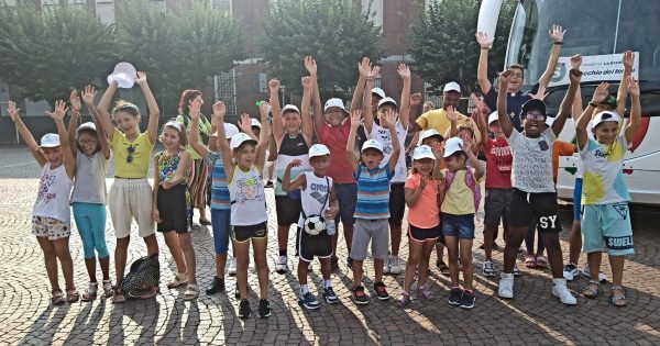 Au bord de la mer pour la première fois : le projet qui amène les enfants moins fortunés à la plage Au bord de la mer pour la première fois : le projet qui amène les enfants moins fortunés à la plage
