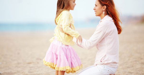 Communiquer avec les enfants : comment utiliser un langage positif Communiquer avec les enfants : comment utiliser un langage positif