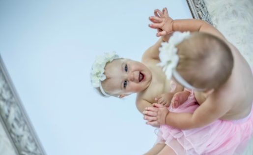 Développement de l'enfant : quand peut-il se reconnaître dans le miroir ?