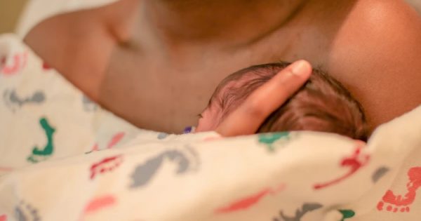 La thérapie kangourou : essentielle pour les bébés prématurés, même pendant la pandémie La thérapie kangourou : essentielle pour les bébés prématurés, même pendant la pandémie