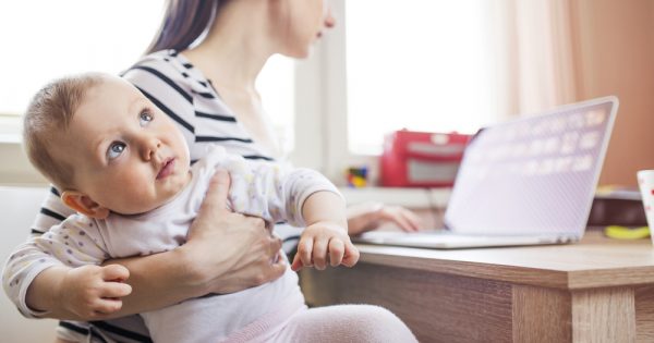 Les dangers du Dr. Google : un nourrisson souffrant de fractures multiples et dont les parents voulaient guérir la constipation à l’aide d’un tutoriel en ligne. Les dangers du Dr. Google : un nourrisson souffrant de fractures multiples et dont les parents voulaient guérir la constipation à l'aide d'un tutoriel en ligne.