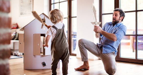 Les jeux agressifs des enfants : pourquoi nous font-ils peur ?