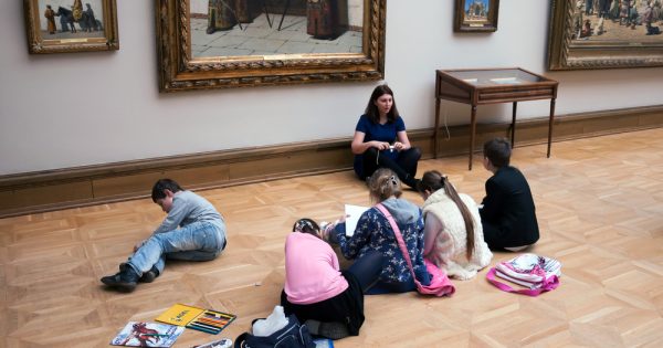 L'observation de l'art comme méthode d'apprentissage : stratégies de réflexion visuelle