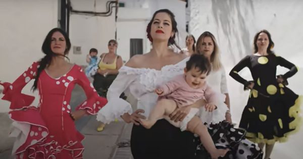 Teta Power, la chanson hommage à l'allaitement maternel (VIDEO)