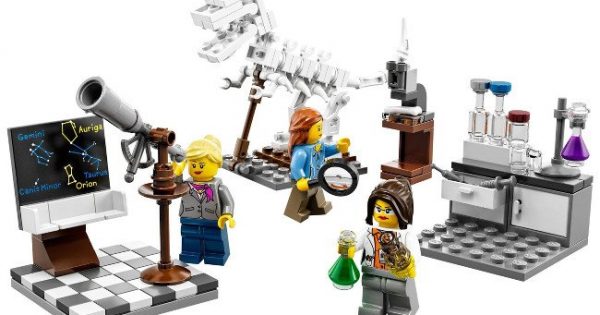 Des filles roses et des garçons bleus" : LEGO crée des scientifiques féminines en réponse à la lettre d'une fillette de 7 ans.