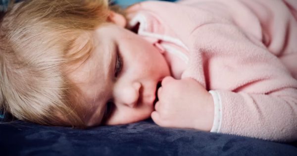 Apnée du sommeil chez l’enfant : symptômes, causes et traitement Apnée du sommeil chez l'enfant : symptômes, causes et traitement