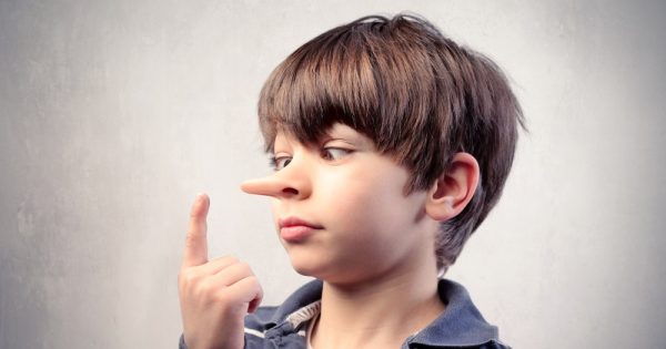 5 livres pour faire face aux premiers mensonges des enfants