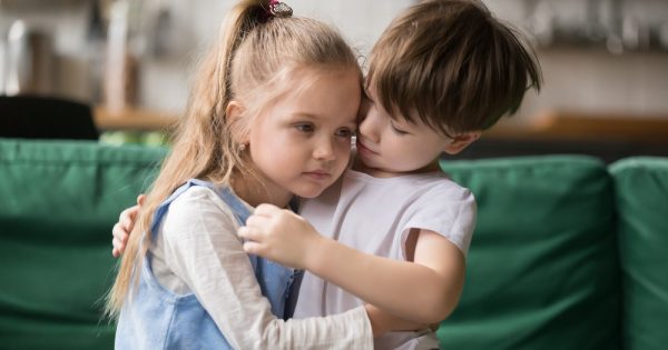 Apprendre aux enfants à s'excuser : l'importance de l'empathie