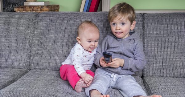 Enfants trop sédentaires en quarantaine : 6 risques et solutions Enfants trop sédentaires en quarantaine : 6 risques et solutions