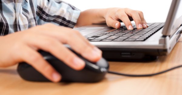 Enseignement à distance : le problème de la fracture numérique