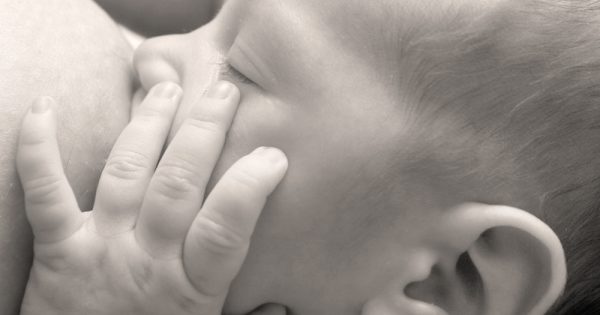 L'allaitement avec le coronavirus est possible : aucun risque pour le bébé