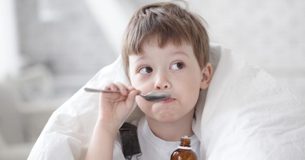 Les symptômes de la toux chez les enfants ne doivent pas être pris à la légère Les symptômes de la toux chez les enfants ne doivent pas être pris à la légère