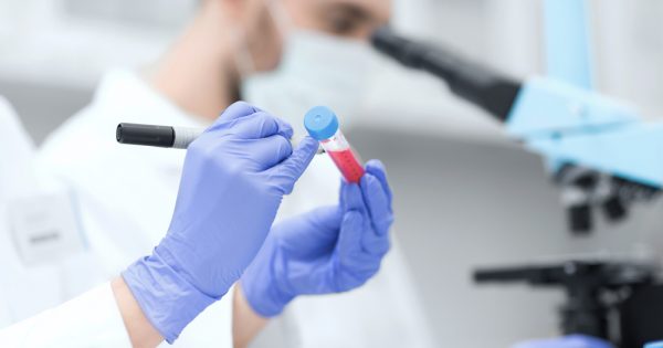 Rome : le premier enfant leucémique au monde traité par immunothérapie "protégée".