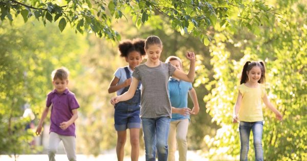 École : l'heure de la marche arrive pour favoriser l'apprentissage