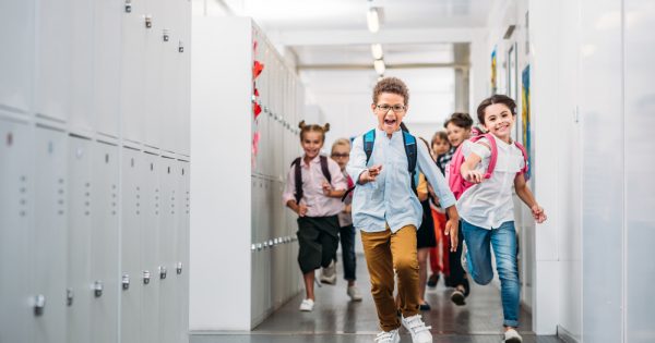 La réouverture des écoles est aussi stressante pour les mères : les résultats d’une étude américaine La réouverture des écoles est aussi stressante pour les mères : les résultats d'une étude américaine