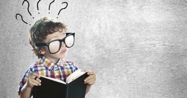 Les enfants, comment répondre à leurs grandes questions ? Voici l'avis des psychologues