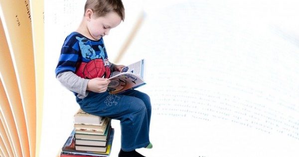 Les enfants dyslexiques tirent profit de la lecture aux chats