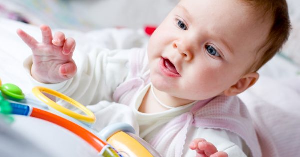 Stimuli 0-12 mois : quels jeux et à quel âge ?