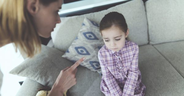 Gifles, menaces, temps mort : de nouvelles lignes directrices du Conseil de l'Europe ?