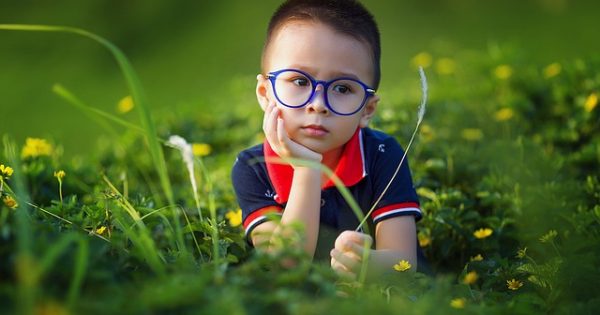 La myopie chez les enfants en hausse : les PC et les tablettes en sont responsables