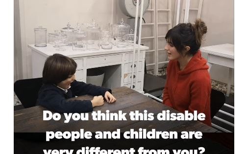 Un enfant parle du handicap : l’interview vidéo qui a ému l’Italie Un enfant parle du handicap : l'interview vidéo qui a ému l'Italie