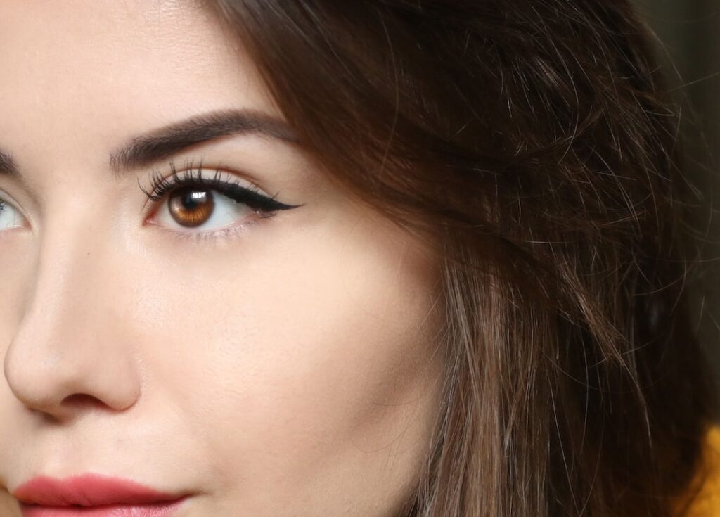 Conseils beauté : comment bien réussir son trait d’eye-liner ?