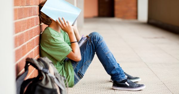 L'école sans notes et moins de devoirs : le modèle romain qui s'étend