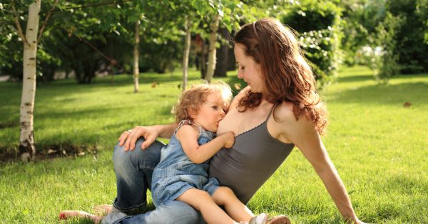 Les avantages de l'allaitement prolongé pour la mère et l'enfant