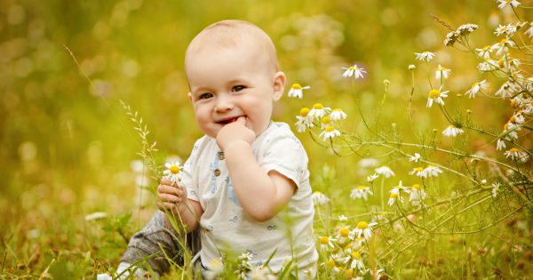 Reflux gastro-œsophagien chez l'enfant : remèdes naturels