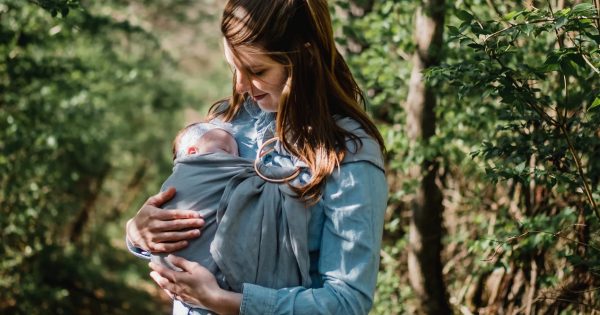 Utilisez-vous correctement une ceinture ou un porte-bébé ?