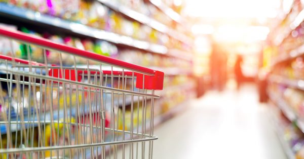 Geste d’amour au supermarché : un enfant offre un pandoro à une mère dans le besoin Geste d'amour au supermarché : un enfant offre un pandoro à une mère dans le besoin
