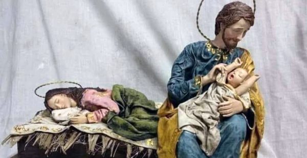 Laissons maman se reposer : la crèche alternative qui plaît au pape Laissons maman se reposer : la crèche alternative qui plaît au pape