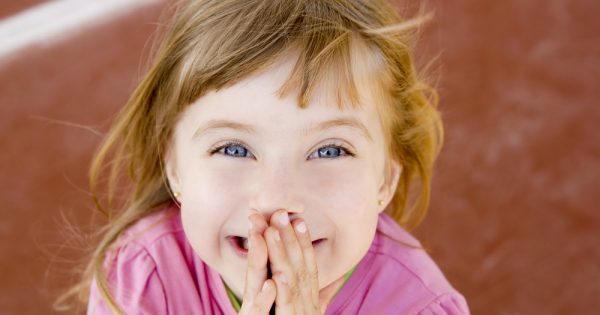 Les jurons : ce qu'il faut faire et ne pas faire si votre enfant les répète