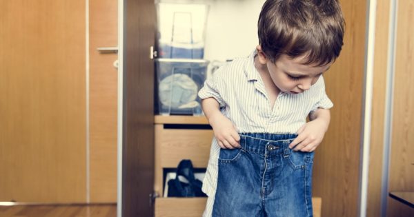 S'habiller soi-même" : comment aider les enfants à grandir ?