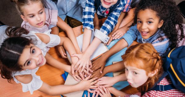 Des préjugés ? Apprenons aux enfants à grandir sans elle !