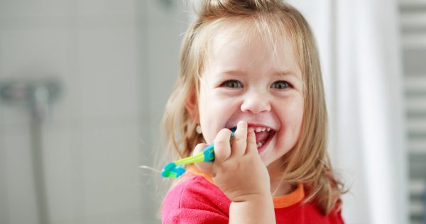 Une brosse à dents pour chaque âge. Comment la choisir ?