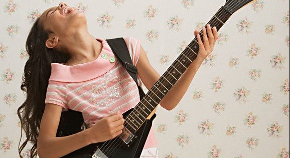 Avec un instrument de musique, les enfants apprennent à grandir