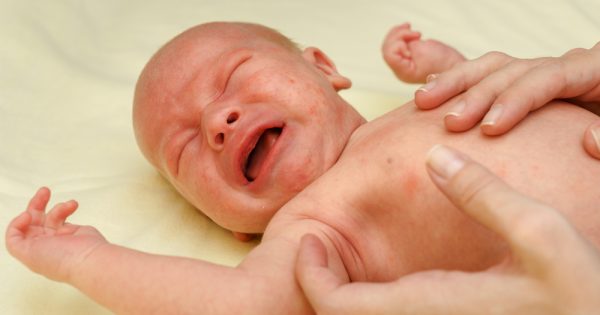 Coliques gazeuses du nouveau-né : quelques conseils Coliques gazeuses du nouveau-né : quelques conseils