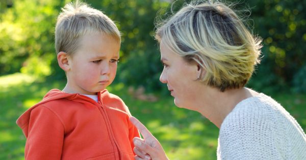 Dettes et crédits familiaux : pourquoi est-il important de ne pas faire sentir à l’enfant qu’il est endetté ? Dettes et crédits familiaux : pourquoi est-il important de ne pas faire sentir à l'enfant qu'il est endetté ?