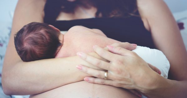 L'allaitement maternel exclusif au cours des premiers mois de la vie : 44 % seulement des nourrissons en bénéficient