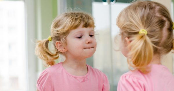 L’estime de soi se construit dès le plus jeune âge L'estime de soi se construit dès le plus jeune âge
