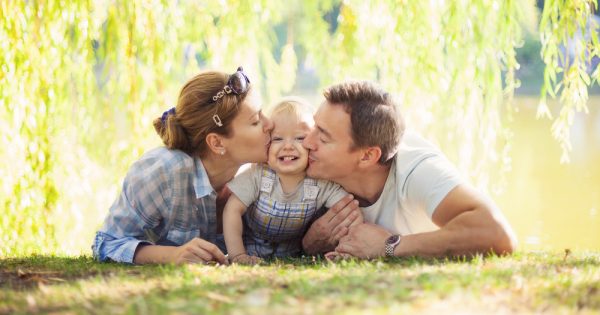 Avoir des enfants sans relation amoureuse : la coparentalité platonique vient d’Amérique Avoir des enfants sans relation amoureuse : la coparentalité platonique vient d'Amérique