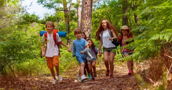 Dangers et imprévus, Alberto Pellai : "Laissez partir nos enfants, sinon il n'y aura pas de croissance".