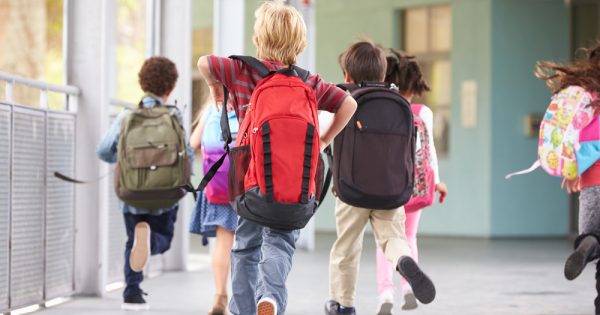 La rentrée, combien ça me coûte ? Avec des augmentations allant jusqu'à 10 %, vous dépensez en moyenne 1 200 euros par élève.