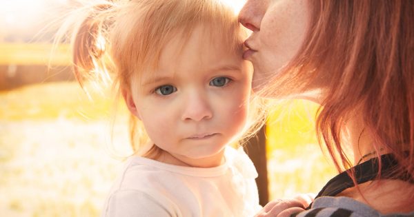 Trop de chouchoutage à l'école maternelle, mais l'enfant n'aime pas ça : sa mère est obligée de l'en priver